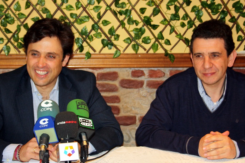 Daniel Prez y Angel Camacho en el desayuno con los medios