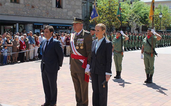 cifuentes-jura-bandera