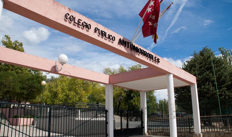 comedor colegio antoniorrobles san lorenzo