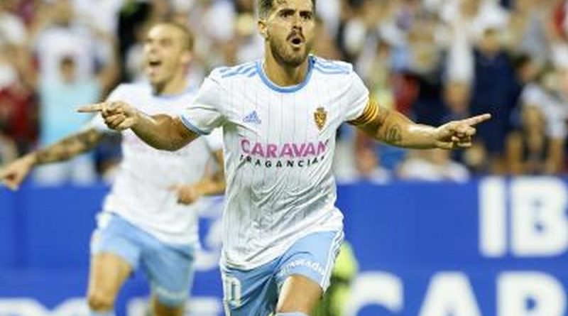 Javi Ros tras su gol de penalti ante el Rayo Majadahonda. Real Zaragoza