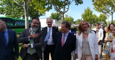 Rosalía Gonzalo, presenta en Villanueva de la Cañada la ampliación y mejora del servicio de autobuses de la zona noroeste. Rosalía Gonzalo, presenta en Villanueva de la Cañada la ampliación y mejora del servicio de autobuses de la zona noroeste.