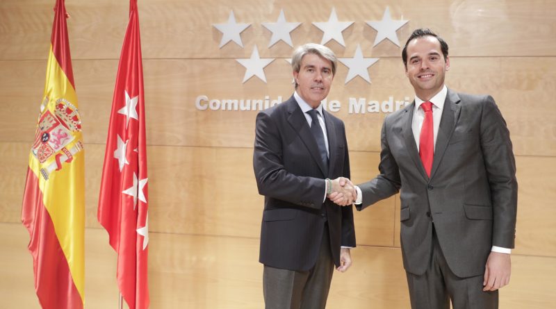 Garrido, en la presentación del acuerdo con Ciudadanos para los presupuestos de 2019. Foto: D. Sinova