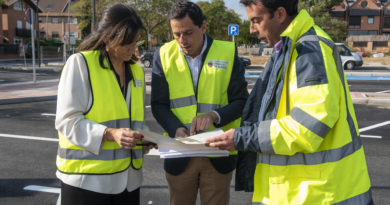 La alcaldesa de Pozuelo, Pérez Quislant, comprobando el desarrollo de las obras.