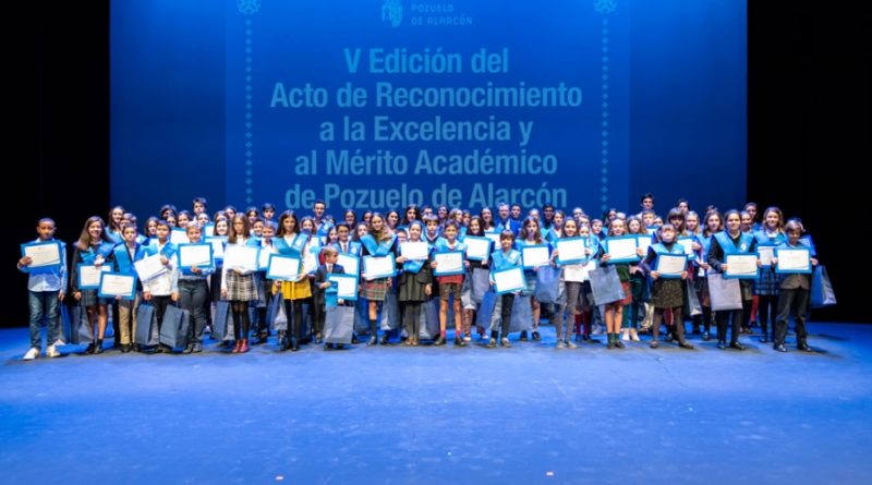 El Ayuntamiento de Pozuelo entrega los premios al Reconocimiento del Mérito y la Excelencia Académica.