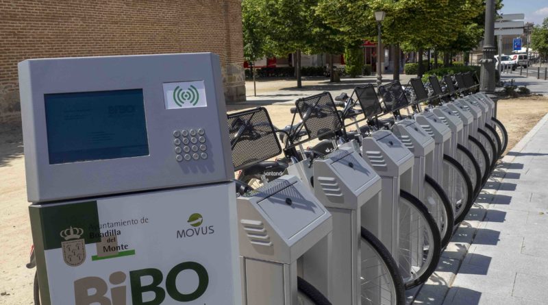 Estaciones de préstamo de bicicletas eléctricas.