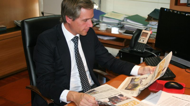 El alcalde de Boadilla, Antonio González Terol, durante la entrevista.