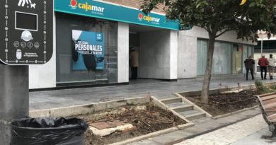 Nuevos dispensadores de bolsas, instalados en Majadahonda.