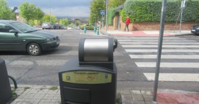 Buzones de tipo 'panera', en Majadahonda.