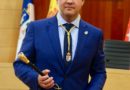 José de la Uz revalida el bastón de alcalde con los votos a favor de su grupo José de la Uz revalida el bastón de alcalde con los votos a favor de su grupo