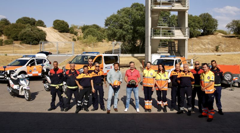 Entrega de los nuevos vehículos a la Agrupación Municipal de Protección Civil.