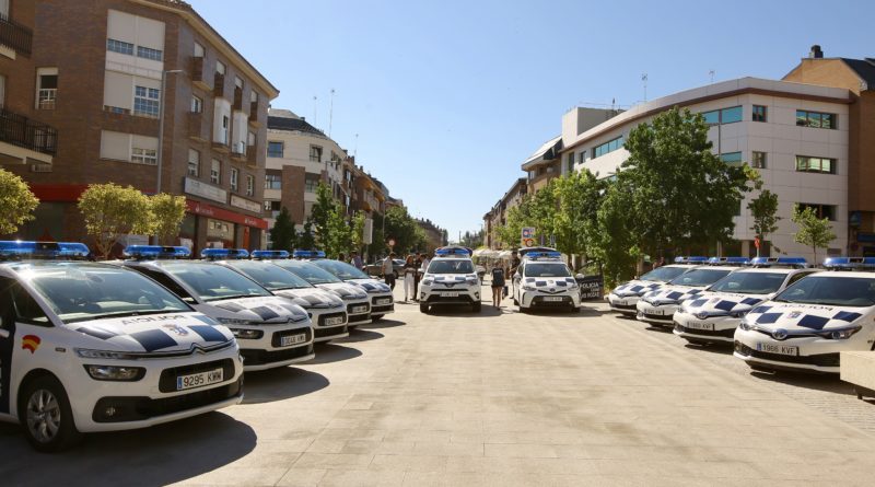 Los nuevos vehículos incorporados a la flota de la Policía Local de Las Rozas.