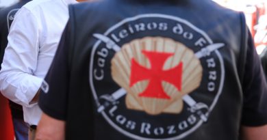 La Asociación motera roceña ‘Cabaleiros do Ferro’, ha sido reconocida por su labor social y singularidad La Asociación motera roceña ‘Cabaleiros do Ferro’, ha sido reconocida por su labor social y singularidad