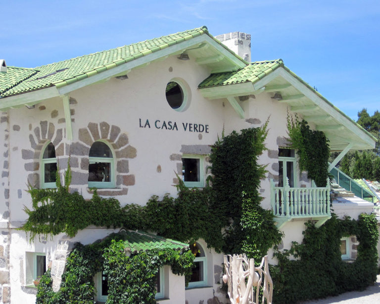 Exposición " Atardeceres en el Pacifico" del creador de La Casa Verde