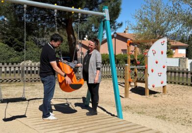 Galapagar instala columpios adaptados en los parques infantiles