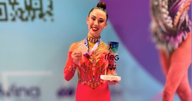 La  deportista galapagueña Carolina Fernández Ruiz,  subcampeona de España de  Gimnasia Rítmica