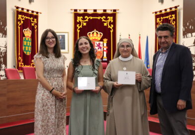 Galapagar premia la excelencia académica  en su XIII  edición de las becas de estudio