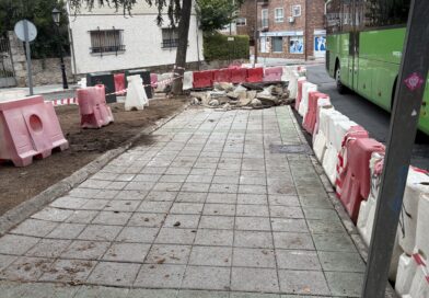 Nueva marquesina de autobús en la calle pedriza de Galapagar Nueva marquesina de autobús en la calle pedriza de Galapagar