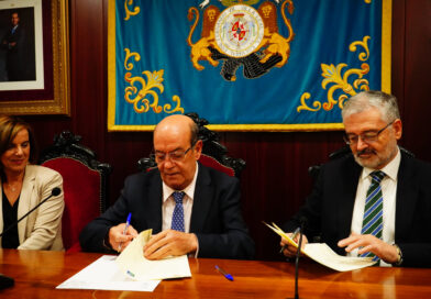 El Escorial firma el nuevo contrato de recogida de residuos urbanos